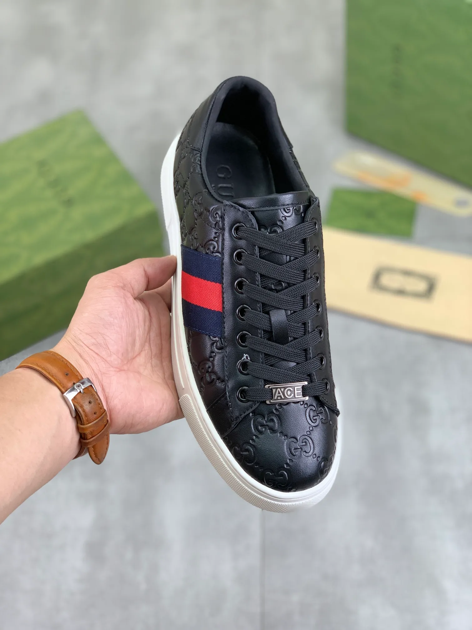 Men's shoes 💰P440💰 [New model] (GUCCI) official website's latest 🎁🎁casual and fashionable men's shoes 👟, hot style 💥 style is simple and elegant, exclusive for trendy men. Unique official website's latest brand double G elements 👑Original Gucci decoration, fashionable and generous, the fabric is original frosted calfskin ✅Fully imported first-layer pigskin lining, the official website specifies wear-resistant, lightweight original rubber casual outsole, the classic model is taken in kind at the counter🎬38-44 4️⃣ colors available